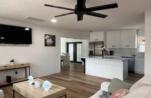 Anona House | Just Moments From The Shore - Summer Specials