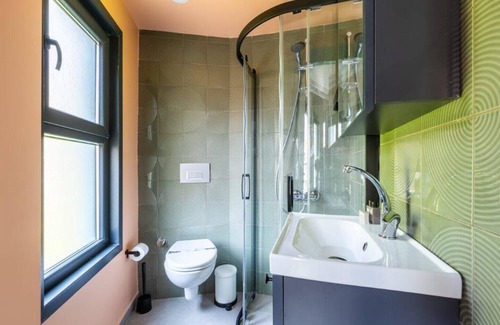 Ortakoy Apartment | This apartment is a 2 bedroom(s), 2 bathrooms, located in Beşiktaş, İstanbul.