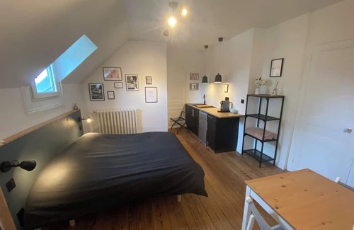 Tilly-sur-Seulles Apartment | Charming "Les Piplettes" Apartment at Manoir des Lys