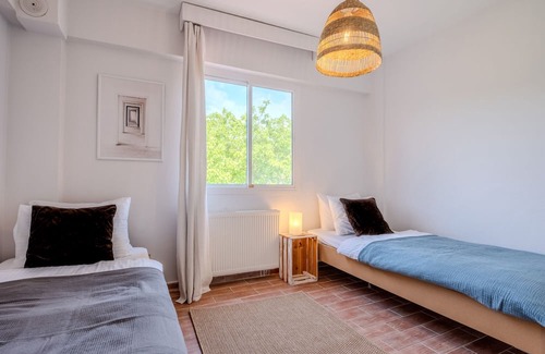 Urla Villa | Relaxing Villa with Garden Near Altinkoy Beach in Urla