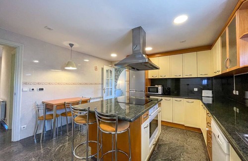 Palau-de-Cerdagne House | Discover Cal Cèrvol Ceretà: Pet-Friendly Escape Awaits