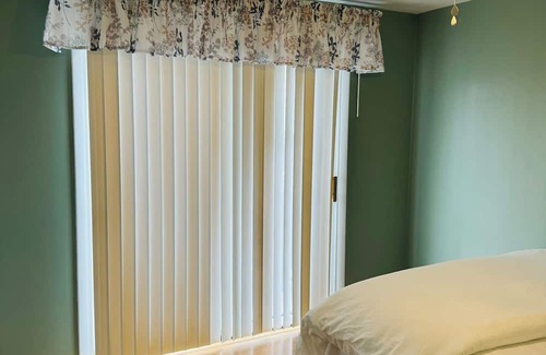 Cheektowaga Apartment | Convenient Stay Just 2 Minutes from Buffalo Airport