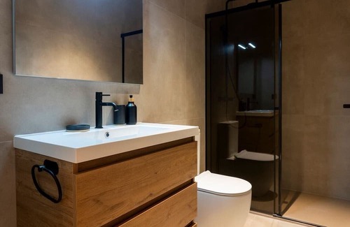 Montolivet Apartment | Modern Studio Retreat Steps from Ruzafa’s Vibrant Scene
