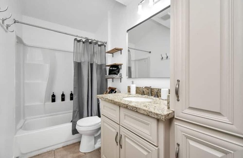 Cypress House | Spacious 7BD Retreat with Pool, Spa & Sports Court