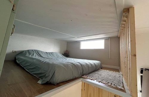 Domalain Cabin | Unique Waterfront Accommodation Ideal for Family Getaways