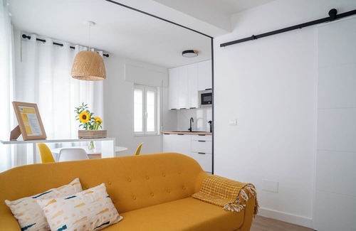 Figueras (Castropol) Apartment | Explore Ribadeo: Wanderlust Estudio with Kitchen Amenities