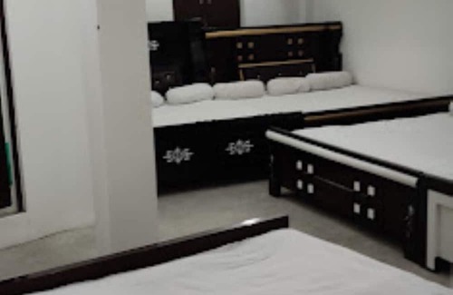 Bettiah Hotel | Discover Vishnu Utsav Bhawan Gonauli: Family-Friendly Stay