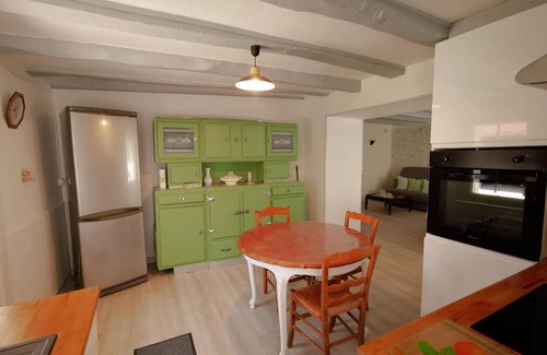 Descartes Cottage | Gite Descartes, 3 bedrooms, 7 persons