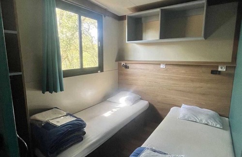 Brissac House | Camping - Piscine - eehdhd