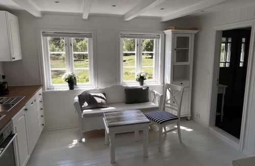 Lindesnes House | Holiday home Loneperle, new from summer 2023 ! in Lonestrand near Lindesnes-Furuholmen, southern Norway, sunny, spacious property with its own lake 'Lonetjønna' at the house, chic fully restored cottage for 6 people, tastefully furnished, 3 bedro.