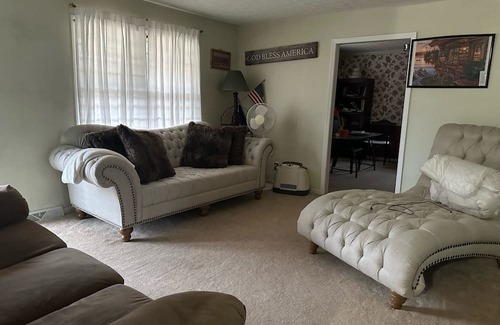 Danville House | Spacious Home in Blairmount 8Min from Downtown Danville