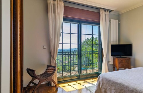 Quintans Apartment | Villa Regina: Luxurius Seaside Escape