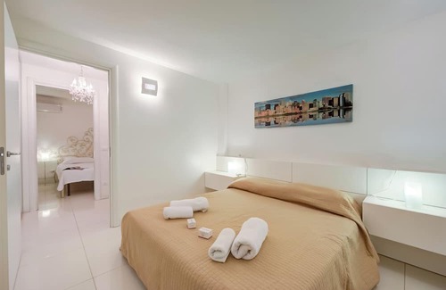 Gaino Apartment | Casa Oleandri with pool and lake view