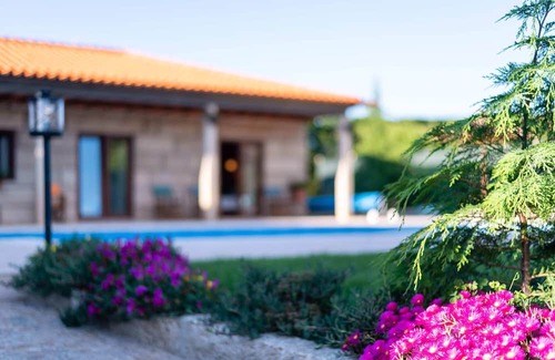 Armamar Villa | Detached Luxury Villa Best For Relaxation