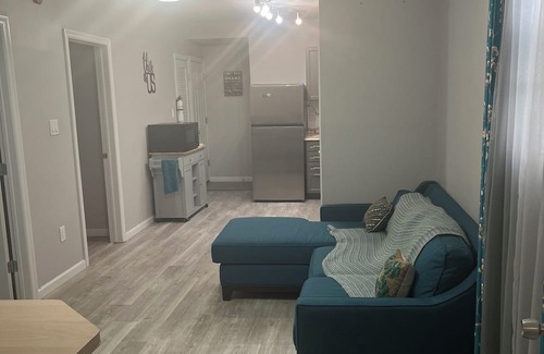 Weequahic Apartment | Superb 2-bedroom apartment in charming Newark with AC, WiFi, dresser