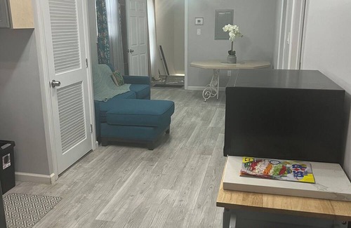 Weequahic Apartment | Superb 2-bedroom apartment in charming Newark with AC, WiFi, dresser