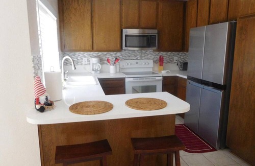 Camarillo House | Comfortable 2-bedroom house with dedicated office space in serene Camarillo