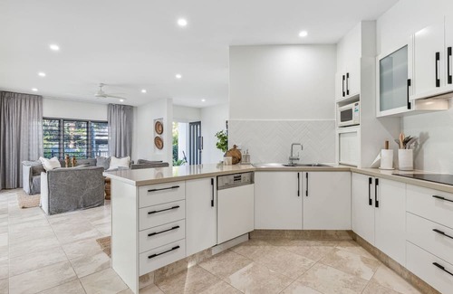 Cabarita Beach House | Cypress Cnr - Beachside holiday home