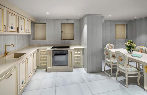 Sultanahmet House | White Mansion on Historical Peninsula 4 x 4 Hammam Sauna Kitchen Winter Garden