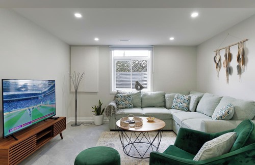 Rathwood Apartment | Cozy & Modern 2BR - Mississauga - Square One