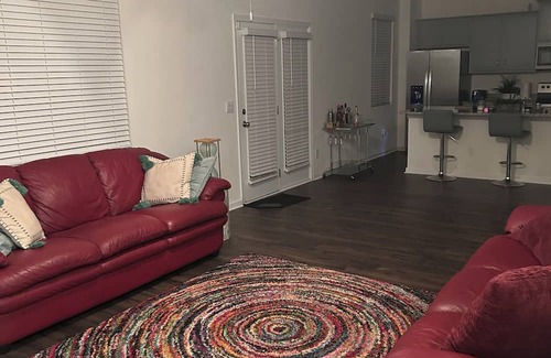 Stockbridge House | Clean and stylish 1-bedroom with WiFi, AC near ATL
