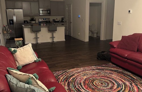Stockbridge House | Clean and stylish 1-bedroom with WiFi, AC near ATL