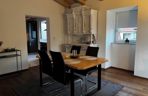 Tutzing Apartment | Helle und Gemütliche 3-zimmer Dachgeschosswohnung in Seenähe