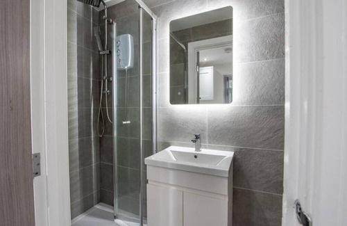 Roath Apartment | Cozy 1 Bedroom Apartment In Cardiff