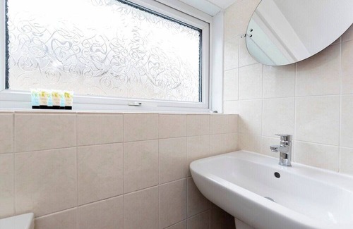 Guisborough House | Cul-De-Sac Cove in Guisborough!