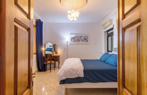 Sliema Villa | Magnificent Seafront Apartment Sliema