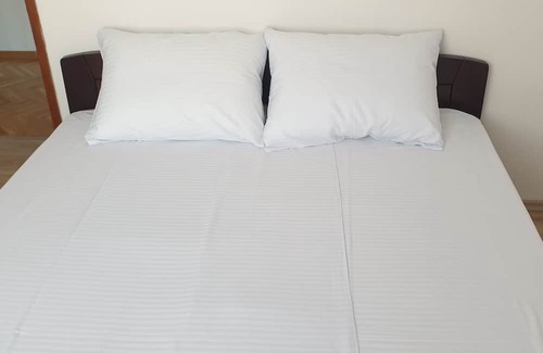 Centar Apartment | The White Suite. Cozy apartment with 1 bedroom and WiFi, AC in peaceful Skopje