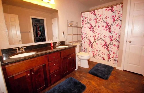 Gillette House | Camporee Welcome! Less than 1 mile from Rec Center & Pronghorn Center. Sleeps 10