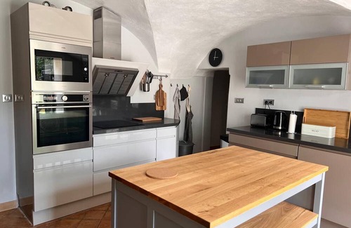 Arpaillargues-et-Aureillac House | Delightful 8-bedrooms stone houses next to Uzès with a beautiful mosaic pool!
