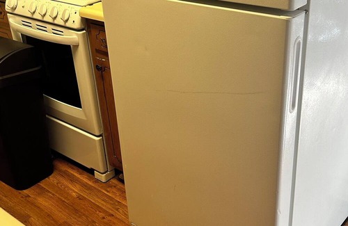 Monroe Apartment | Cozy studio with AC WiFi Towels, Shampoo etc also included.