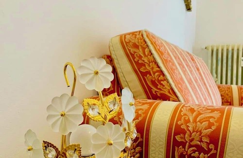 Malgrate Apartment | Charming floral apartment with mountain views!