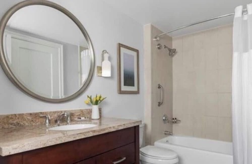Sugar Sands Villa | Charming 2-bedroom villa in brilliant Riviera Beach with fitness room, WiFi
