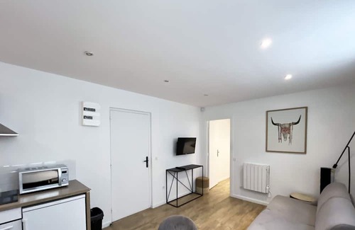 Amerique Apartment | Urban Flat 184 - Charming 1 BDR Flat in Paris