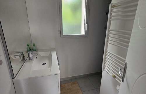 Launaguet House | Maison Spacieuse Proche Métro Toulouse - Climatisée+jardin+2 Pkg+piscine