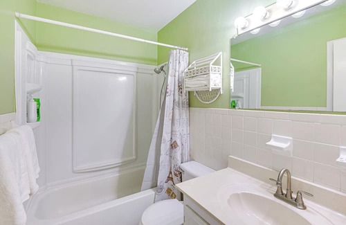 Little Venice Condo | Daytona Beach Condo, Walk to Wilbur Beach!