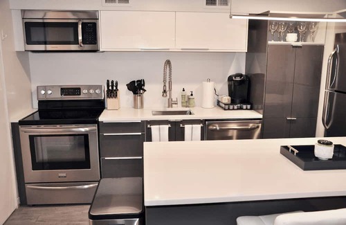 Logan Circle Apartment | Cozy, modern apartment in the heart of DC!