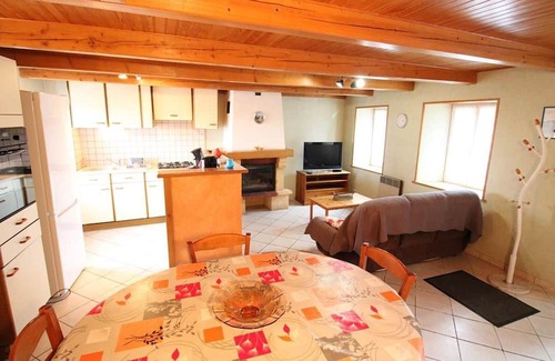 Tiviers Cottage | Gite Tiviers, 2 bedrooms, 4 persons
