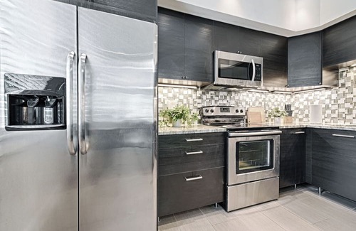 Uptown Apartment | Private Rooftop! Trolley! 1BD 1BA! New!