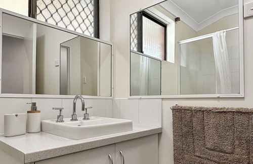 Hamilton Hill House | Family home close to all Perth/Fremantle adventures