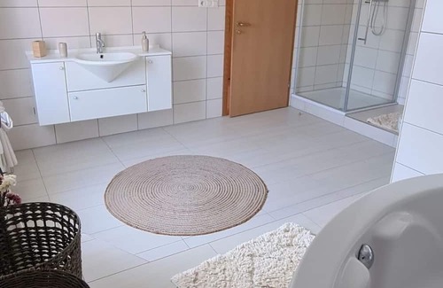 Sandershausen Apartment | Stylish Apartment with Ocean View Terrace and Free Wi-Fi