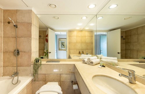 Haifa Apartment | Cozy Carmel Seaside Retreat with Family-Friendly Amenities