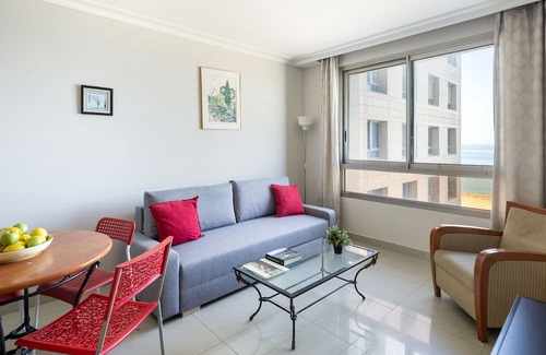 Haifa Apartment | Cozy Stay at Carmel Seaside with Family-Friendly Amenities