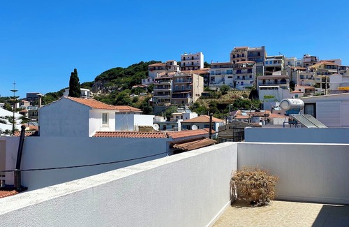 Skiathos Condo | Discover Skiathos: Family-Friendly Stays Await You