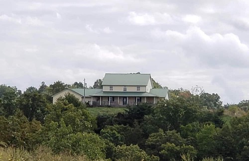 Palestine House | Serenity Ridge: Family Getaway with Breathtaking Views