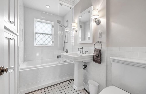 Fox Point House | Inviting Lake Michigan Home with Pool in Fox Point