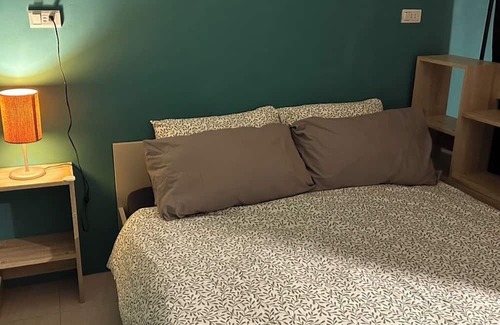 Wanhua Bed & Breakfast | Convenient Stay with Full Kitchen & Free Parking for 6